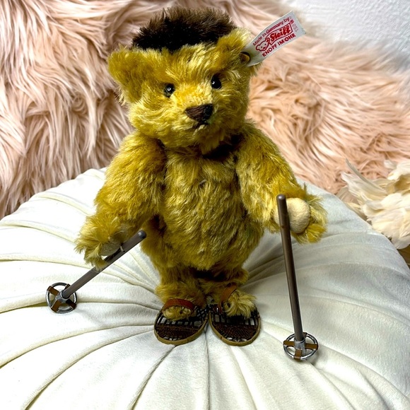 STEIFF Snowshoeing Bear - Picture 1 of 8